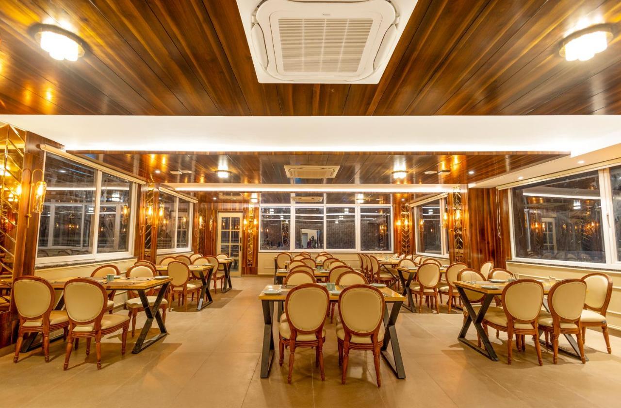 Pride Hotel And Resort Rishīkesh Buitenkant foto