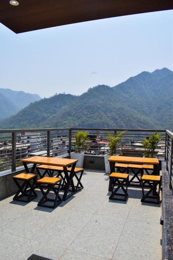 Pride Hotel And Resort Rishīkesh Buitenkant foto