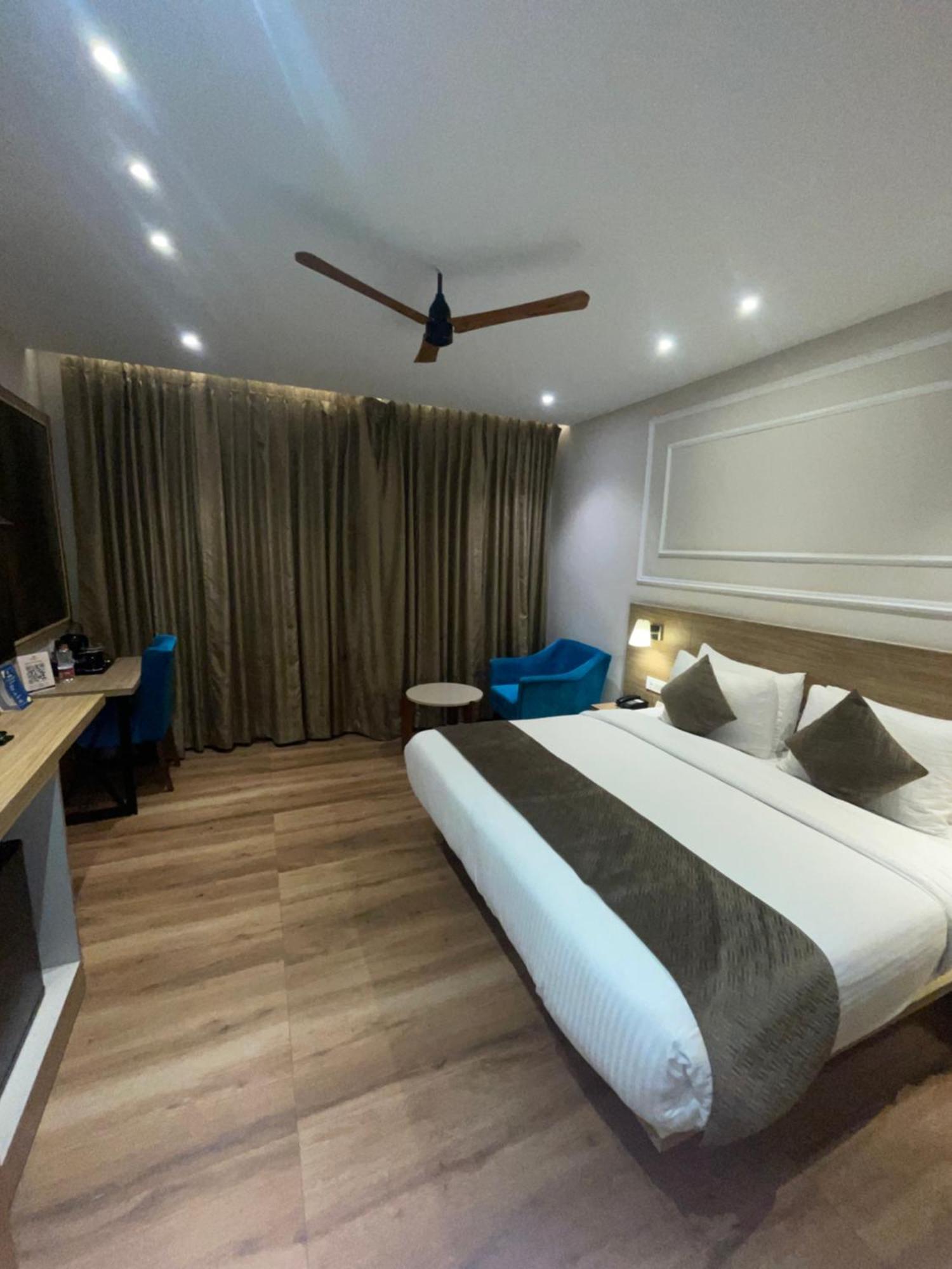 Pride Hotel And Resort Rishīkesh Buitenkant foto